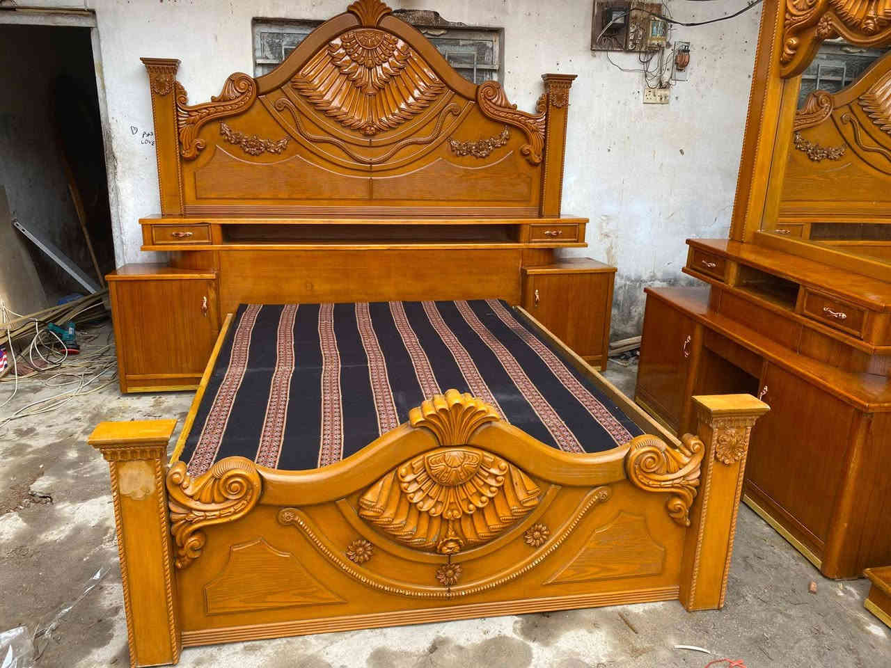 غرفه خشب تسكام صاج عراقي 6باب الغرفه اي ضرر مابيها جديده مصبوغه وملمعه وجاهزه اخر حبايه سعرها مناسب تعال خاص وبيك خير وتدلل ***********مكاني بالقاسم
