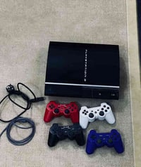 بلي 3  للبيع كامل ملحقات  وياه أربع جوستكات كلهن شغالات  ويا هارد بي أ...