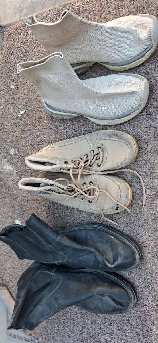 الأحذية للبيع مال تعزيله جانت ضامينهن لأسعار تحت صور 
التوضيح الحذيه العادية جمله بيع وليس مفرد 
ام البسط العسكرية مفرد جمله عادي والي كلهن شلعه وحدة يراسلني خاص 
توصيل معدي مكاني بغداد لامين


**إذا كنت صاحب هذا الإعلان وتريد حذفه لأي سبب، رجاءا أرسل رسالة إلى الدعم الفني**