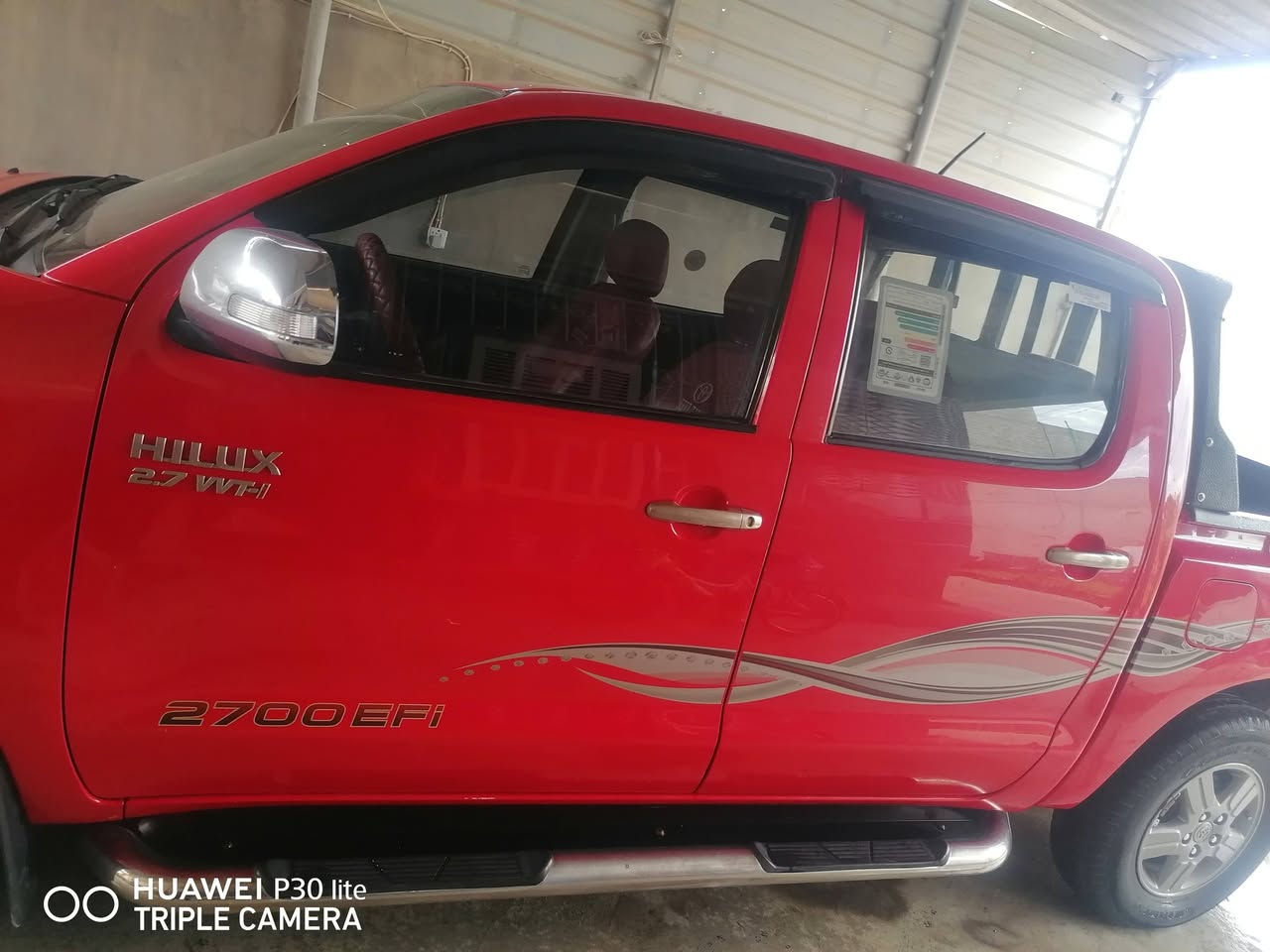 للبيع هايلوكس كويتي موديل ٢٠١٣ شاصي ١٩ رقم بغداد دولي السياره مكفوله من الصبغ المحرك مامفتوح كير اوتماتيك بيها تعديل بارد قليل اثر رصعات السعر ٢٠٨ وبيها مجال للاستفسار *********** مكان السياره تكريت
