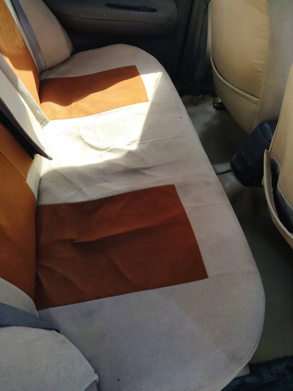 كيا سفيا للبيع اللون ابيض موديل ٩٥ رقم بغداد انكليزي بأسمي التحويل ثاني يوم سنويه نافذه لغاية ٢٠٣٠ الهزه لحد شهر السادس يعني تحول ميحتاج هزه. محرك مفتوح ١٦٠٠ كير عادي معروضه ب٣٧ وبيها مجال بسيط للشراي العنوان بابل محاويل قرب السريع الدولي للتواصل ع الخاص او الاتصال ع الرقم ***********
***********
