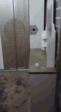 للبيع غرفة سعر 250 البصرة حي الحسين رقم الهاتف ***********
