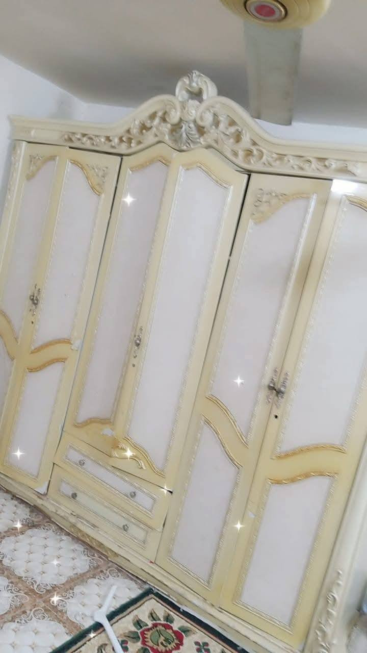 للبيع
غرفه نوم تركي سعر ١٥٠ 
بوفيه سعر ٤٠
عنوان فلوجه حي عسكري
*********** بي واتساب
