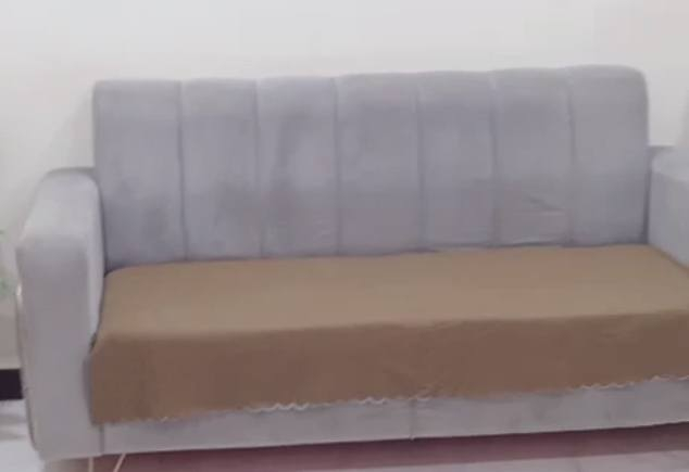 ت
تخم ١٠ مقاعد محموديه حي بدر سعره ١٥٠
***********
