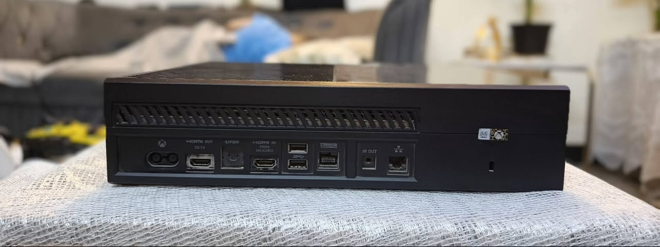 XBOX ONE
النوع  : Fat

نظافة :  100% 

وياة 3 جوستكات 

2 شغالات   /   1 ينرادلة تنظيف للبورد  

الجهاز نظيف كلش مامستعمل  🌐

 

✓  المحولة الاصلية مالتة 🔌

✓  الجهاز مامفتوح ولا مصلح والليبل موجود بالصور ⚙️

السعر  : 120 الف دينار  💲، بي مجال حگ الجية

واتساب تواصل  : 📞    ***********

