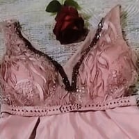 قياس ٤٢ • ملابس • للبيع