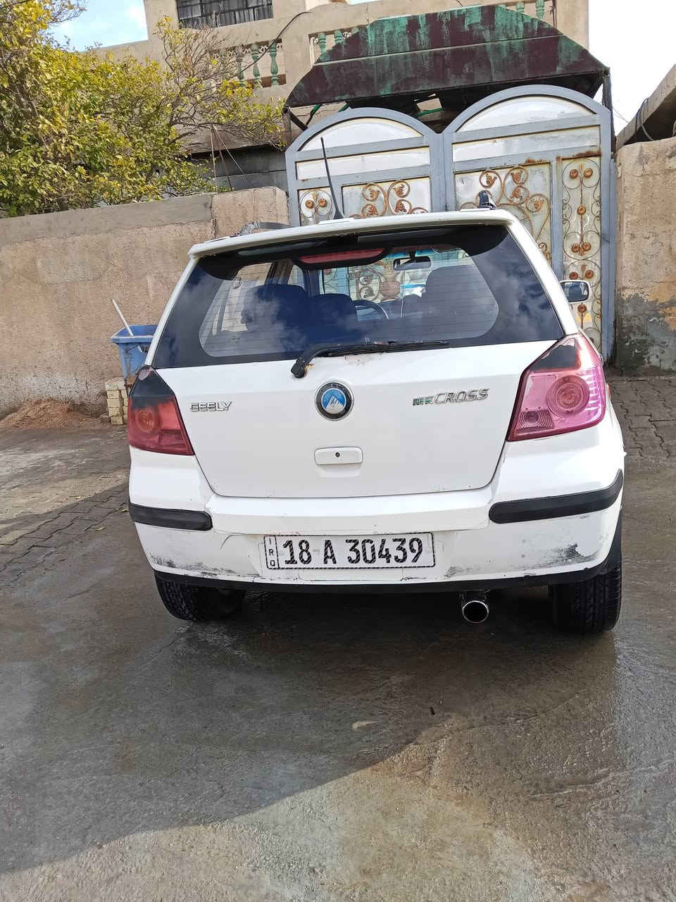 السلام عليكم جيلي ام كي كروز 13غرفته اخوجديدكير مكينه جديد تبريد تدفئه شغالات بيه فقط جاملغ امامي مصبوغ وبيه اشويه خياسات قليله يرادلهن تلكيط سنوية بسمي جديدة ل2030رقم جديد هزة جديدة السعر 35وبيه مجال قليل *********** العنوان بغداد اللطيفية حي السلام
