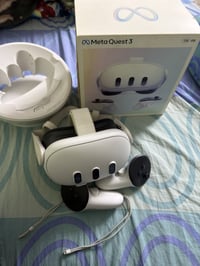 🥽 Meta Quest 3 – 128GB للبيع ومعاه قاعدة PrismXR الأصلية  الجهاز بحالة...