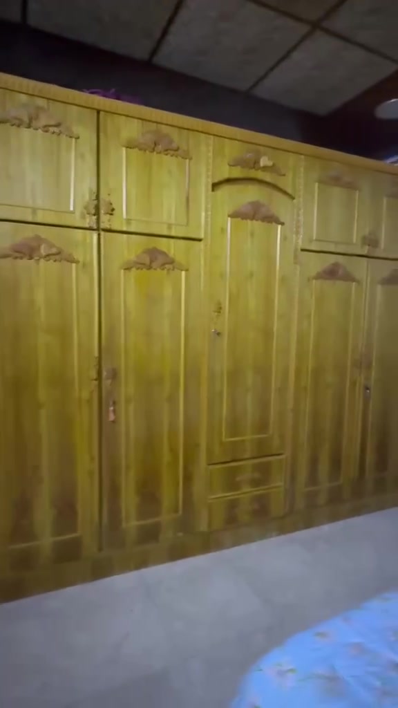 غرفه للبيع خشب عراقي مابيه أي عيب
نتواجد فقط على الرقم ***********
