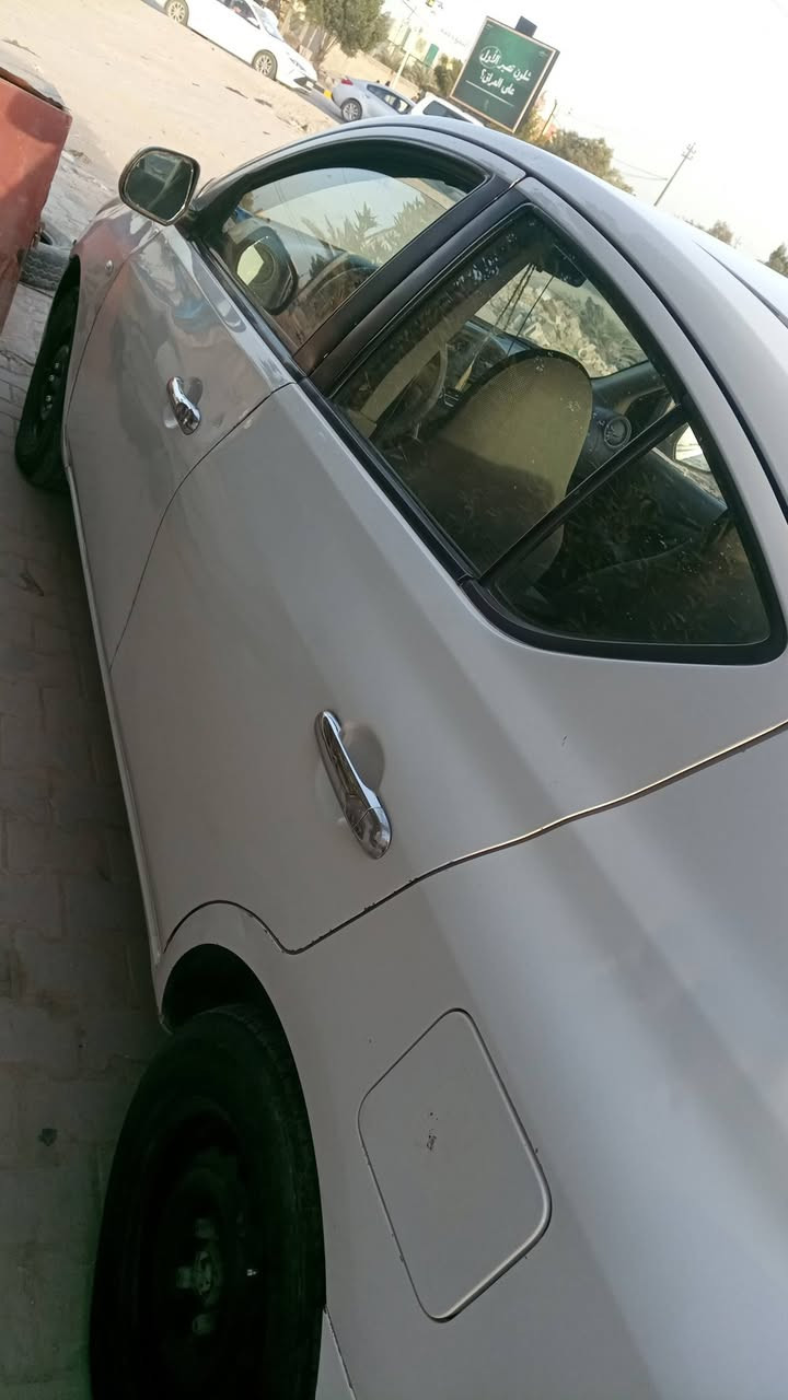 سلام عليكم نيسان صني هندي بليته الزركه  مديل 2015. قادسيه. مشروع. وطني.       

بيه صبغات البيع. حزام. وبيه. طكه بل. جاملغ وره.  مابيه داخل. مو قويه      كير.  محرك.  كهرباء حساسات. كله.  شغاله   تصال ***********    السعر 75
