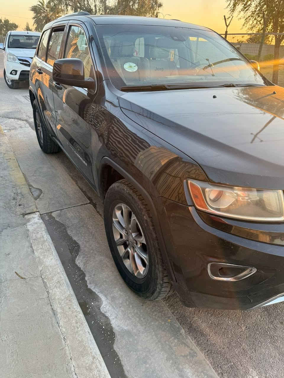 السلام عليكم
جيب للبيع او مراوس موديل 2014 امريكي حادثها جاملغ امامي جهه السايق وصبغ البنيد كلير بسبب جراد بيها بارد بالباب الخلفي اقل الشبر فقط الباقي مكفوله
سياره نظيفه 
محرك 3600 المرغوب 
تحكمات كامله
شفتات ستيرن 
كشنات جلد
تدفئه وتبريد الكشنات 
حساسات وكاميرا خلفيه
منظومه زنون 
وبعد هوايه مواصفات مال لاريدو عدا الفتحه
السياره كير ومحرك وصدر خير من الله 
السعر 180 ورقه  وبيها مجال بسيط للتواصل 
***********
