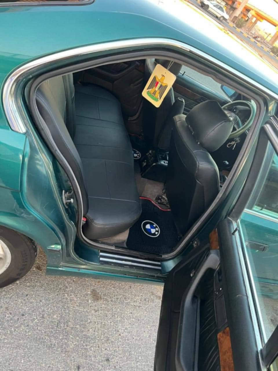 سلام عليكم بي إم دبليو مديل1993
مكينه 6v كير عادي 

سياره كفاله عامه 

تبريد ثلج

تايرات جدد

سنويه منتهيه 

سعر 60$ وبيه مجال  

عنوان بصره زبير

***********
