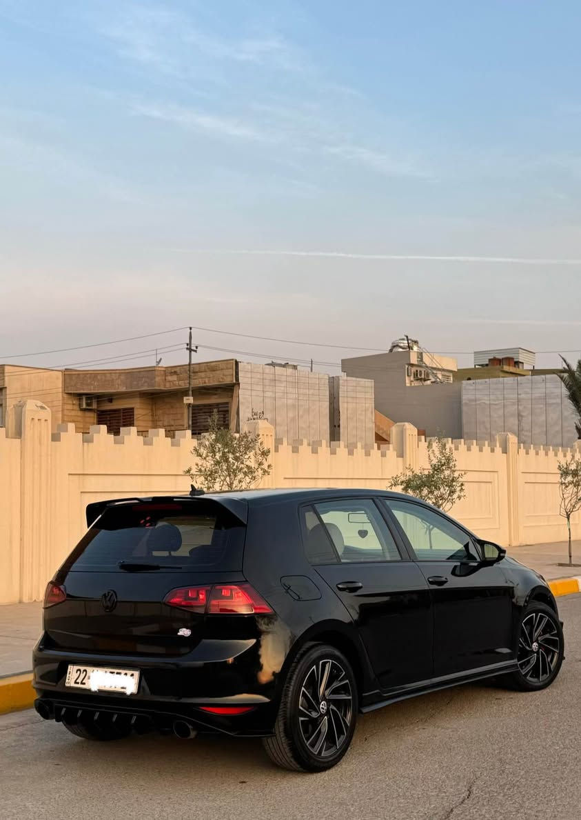 فولكسواكن كولف 2017 
محرك 1.8 توربو 
مواصفات TSI 
مشدود عليها كت كامل دوسات ولحية وجنح و دفيوزر TCR 
لايت GTI 
ويلكب رياضي 
شاشة محدثة مال GTI
ماشية 60 الف 
رقم سنوية جديد 
ضرر بنيد وجاملغ وهنا صاير بيها شوية بلباب شوية بلخاملغ الخلفي
بدون دواخل  
كير محرك كلة بشرط ممفتوح 
مكان السيارة اربيل
السعر 119  
*********** أربيل, العراق
