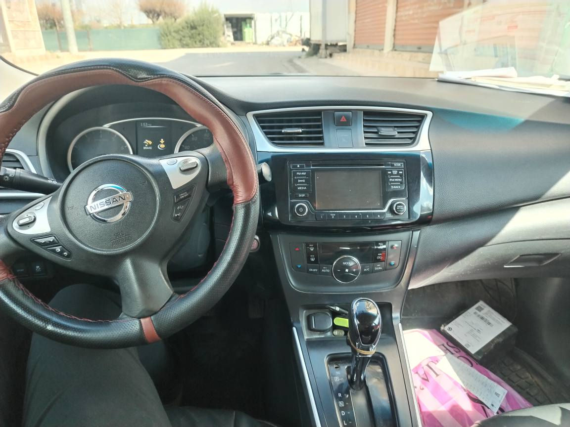***********
نیسان سێنترا  مۆدیل 2018 SV
سەیارەکە توند تۆلە 4 تایەی نوێیە
بەسمەیە شاشەیە کامیرە تەبریت لەمس
سوکان ڤۆلیۆم
رادارە
گێڕ و مەکینە و بەردی ئەکزۆز ئێرباگی بەشەرتە بێ عەیبە
سەیارەکە 1 پارچەی و پەلەکی سبوخە بێ ناو گرتن و ئێرباگی هەمووی بیلادیە نەتەقیە
چەمپێکی خەفیفێ  پشتی هەیە سەیارەکە هی مالە بەناوی خۆمە. سعری 115 وەرەقە ماجال أربيل, العراق
