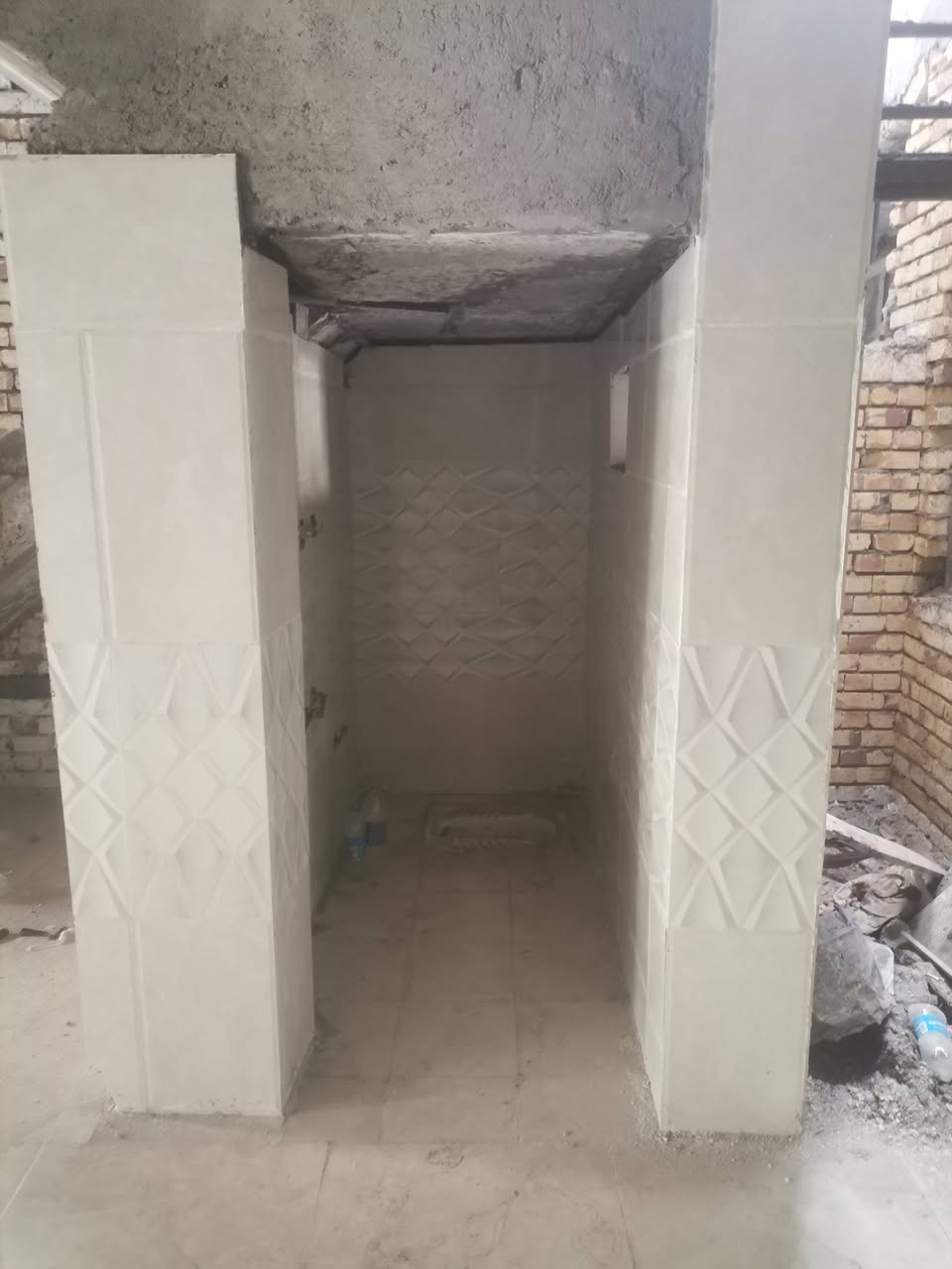 السلام عليكم خلفه لبخ ايمن لط، مساطر اسمنت واجهيه لبخ جس بورك تطبيك ارضيه جدران بناء هاذه رقمي، ***********وبيكم خير وتددلون
