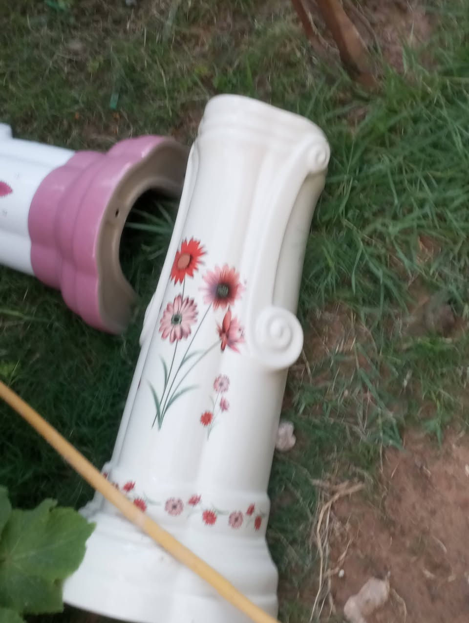 السلام عليكم عندي هاي المغاسل البيع جديدات اكثرهن بس الجوه الحوض الفوك قليل البيع فلس ونص ***********
