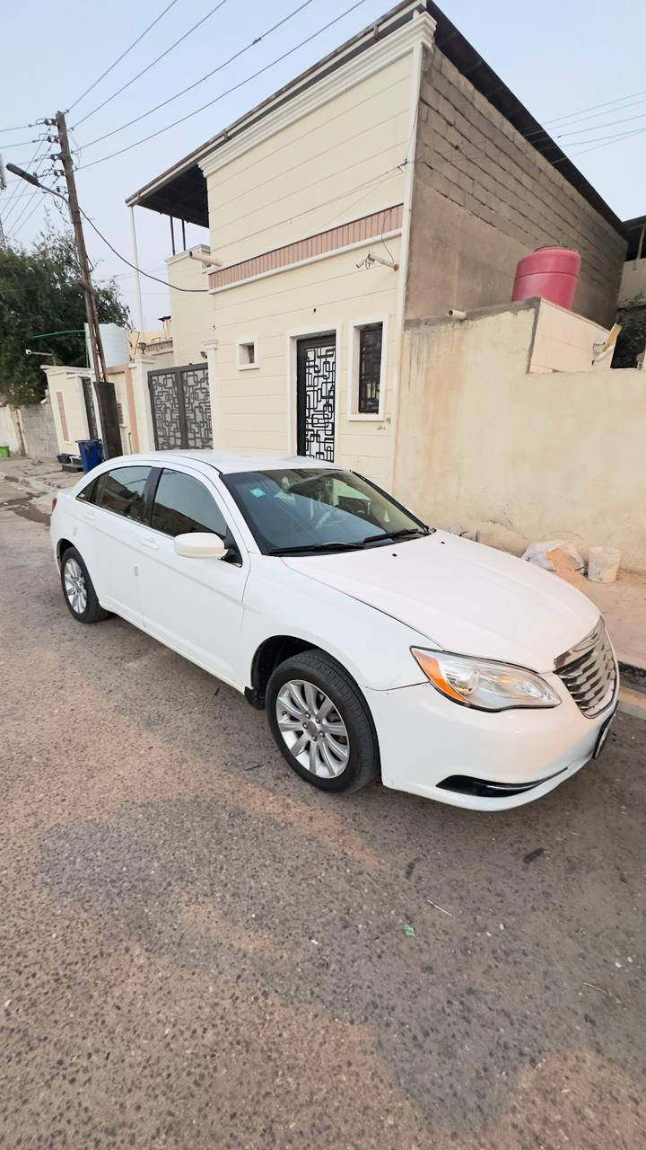 السلام عليكم
للبيع 
C200 
مديل 2013 
محرك 2400 
كير محرك تبريد جيد جداً 
منضومه ماي جديده انسه شي اسمه حماوه 
منضومه بانزين جديده 
لايت زنون اصلي 
البدي تجي وتجيك وتشوفه احله من الصور 
رقم بصره انگليزي بأسمي 
هزه بشهر الثاني مسويها بعدها ما منتهيا 
سنويه جديده 
السعر 80 ورقه وبيها مجال جداً بسيط 
رقم الهاتف ***********
