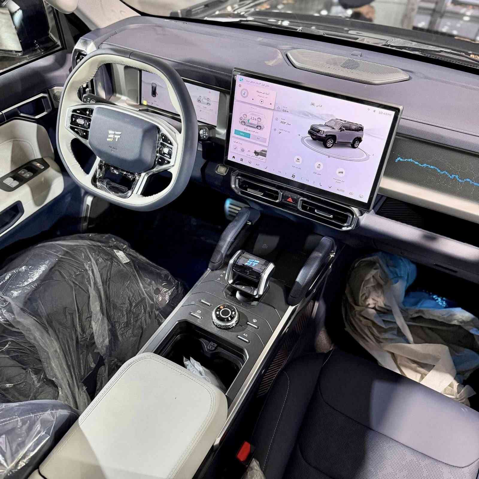 متوفر حالياً 
جيتور T2 هايبرد بلگن PHEV🔌⚡️🔌

✅ المواصفات :

الهايبرد القوي… التكنولوجيا المتقدمة… والراحة المطلقة!
• محرك 1.5 لتر تيربو + محرك كهربائي
• قوة إجمالية: 380 حصان
• العزم: 610 نيوتن.م
• ناقل حركة أوتوماتيكي مخصص لنظام الهايبرد 3DHT
• نظام الدفع: أمامي
• المدى: 1000 كم (هايبرد) + 139 كم كهرباء بالكامل

• كاميرات محيطية 540 درجة
• مثبت سرعة ذكي متفاعل
• نظام التحذير عند مغادرة المسار
• نظام المساعدة للبقاء في المسار
• نظام التحذير من التصادم الأمامي والخلفي
• حساسات أمامية 6 + خلفية 6
• نظام الكبح التلقائي للطوارئ
• نظام الكبح التلقائي عند الرجوع للخلف
• نظام الثبات الإلكتروني ESC
• نظام المكابح ABS
• فرامل يد إلكترونية مع AutoHold
• نظام مساعد لصعود المرتفعات
شاشة عدادات عملاقة 16.2 إنش
• شاشتان للترفيه والملاحة: 15.6 إنش + 10.25 إنش
• نظام صوتي فاخر SONY بـ 12 سماعة
• مقاعد أمامية كهربائية (تدفئة + تبريد)
• مقاعد من الجلد الفاخر
• شاحن لاسلكي
• إضاءة داخلية محيطية
• إضاءة خارجية LED بالكامل
• فتحة سقف بانورامية
• صندوق خلفي كهربائي
• نظام الدخول الذكي + تشغيل عن بعد
• أنماط قيادة متعددة ونظام توفير الطاقة
• مرآة وسطية ذكية تعمل بالكاميرا
• فلتر هواء N95

🛠️ الضمان:
• ضمان أساسي: 6 سنوات / كم مفتوح
• ضمان المحرك: 10 سنوات / 1,000,000كم 
العنوان: بغداد - البياع - الشارع الوسط
هاتف : ***********

#سيارات_للبيع #سيارات
