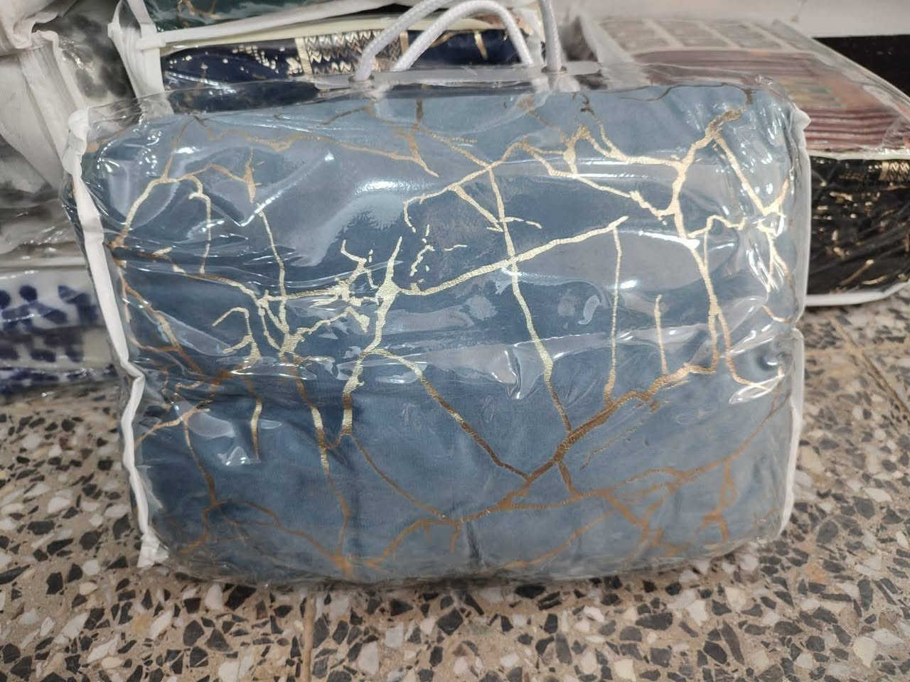 بردات مي الذهب جنطه قطعتين عرض 3امتار و70
 👈🏻 وارتفاع 3امتار و10سعر 20الف 👉🏻
عنوان سبع البؤر شارع بلقيس مقابيل جمله حسين،


**إذا كنت صاحب هذا الإعلان وتريد حذفه لأي سبب، رجاءا أرسل رسالة إلى الدعم الفني**