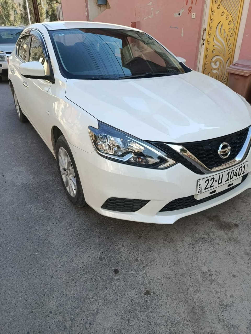 السلام عليكم  
سيارة سنترا SENTRA موديل 2024
عداد المسافة المقطوعة  24 كيلو متر 
    اللون ابيض سيارة اخذت الزيرو 
     بيها طخة بسيطة براس البوند 
   والجاملغ بدون دواخل خلاص 

                   داخل اسود 
                تبريد قطعتين 
           شاشة كبيرة اندرويد  
            بدون فتحة سقف  
           سيارة حيل حلوة  
    السعر 113 بيها مجال قليل  
رقم الموبايل   اسيا  *********** 
كورك     ***********
