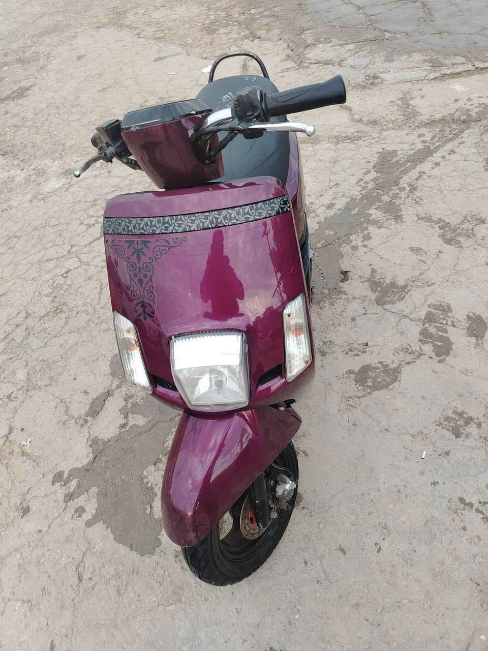 دراجه للبيع بوليس موديل ٢٠١٣
بلاديه برغي ما مفتوح ببه 
سعر مليون و ١٥٠ وبيه مجال حك جيه 
***********
