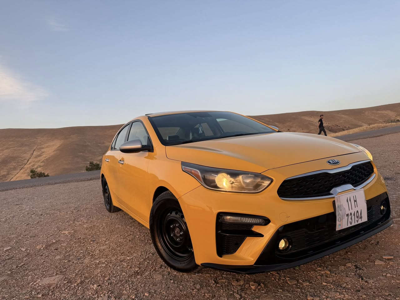 سلام عليكم كيه فورتي موديل 2019 بأسمي تحويل ثاني يوم
 مواصفات السياره 
فتحت سقف 
تبريد بيانو منفصل 
رادار امامي توقف ذاتي 
شاشه جبيره 
منضومه غاز قبل فتره شادها السياره عليها ادامه كامله 
كير cvt بلادي سياره ع وضع الشركه 
عنوان بغداد الشعب *********** اتصال فقط
