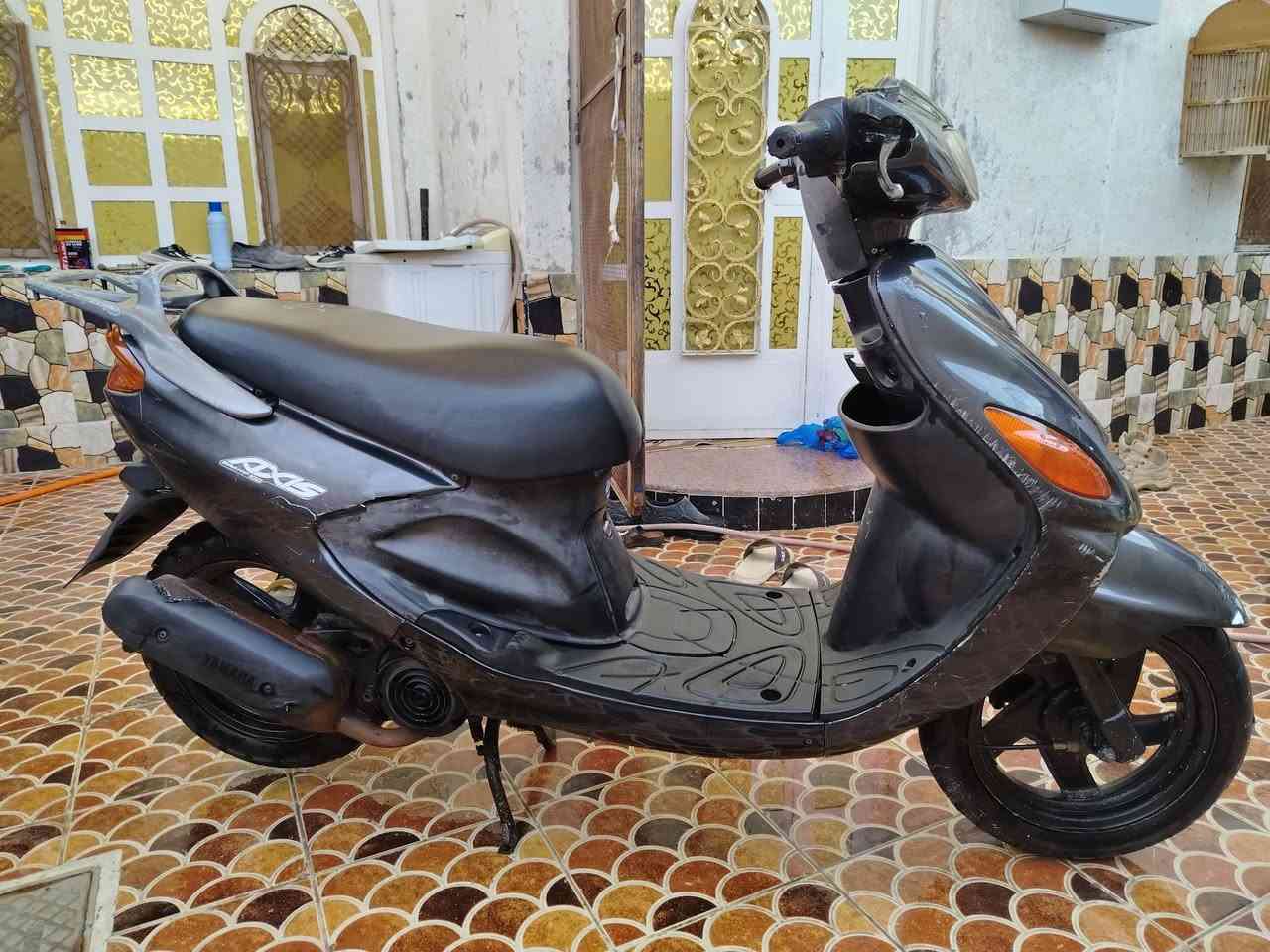 سلام عليكم دراجه اكزز للبيع دراجه مكفوله من كل النواحي ابلاديه مكينه ما مفتوحه نهضه وشلعه معدله كلشي بيها شغال من الطول لطول ما ناقصه اي شي سعر 700 مكاني الجزيره باب الهوى رقم الهاتف ***********
