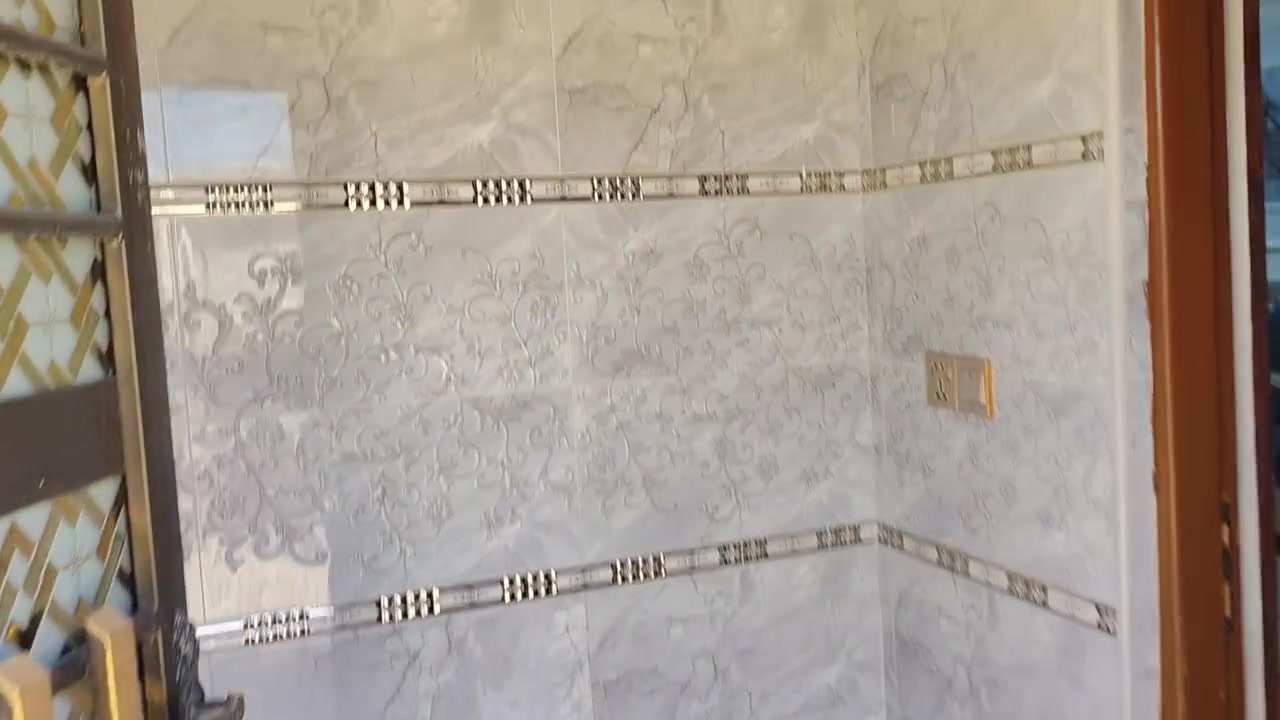 بيت للبيع ب حي الشهداء
ب ٢٣ البيت على ساحه 
المساحة 250 
بناء ابلوك 
يتكون البيت 
من اربع أقرف
غريب على شارع 40
السعر 115 وبي مجال
رقم الهاتف
***********
***********
