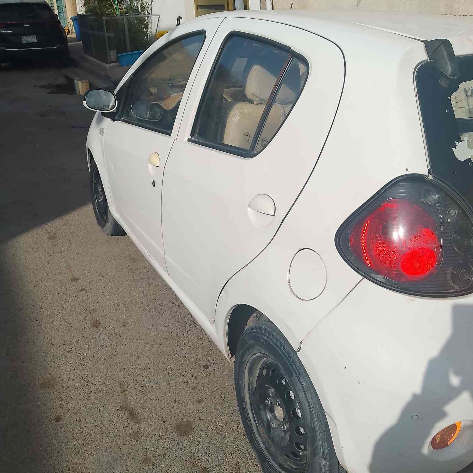 السلام عليكم
جيلي باندا ٢٠١٢ رقم بغداد 
السونار موجود بالمنشور
السعر ٥٢ ورقة وبيها مجال قليل
مكانها بغداد البلديات
***********
