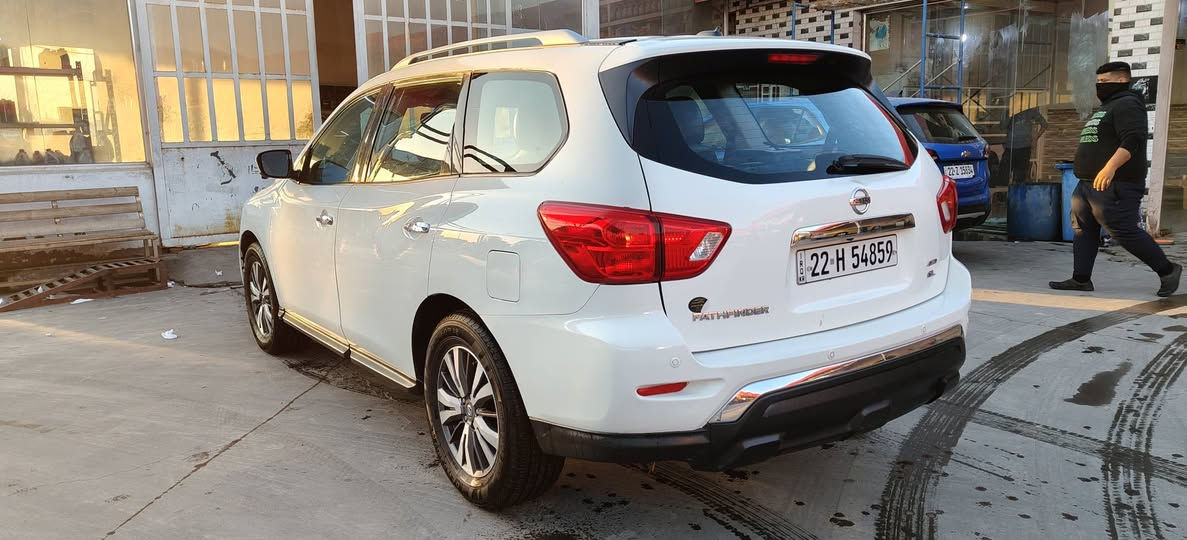 نيسان بايثفاندر موديل 2017  رقم اربيل بسمنه 
فول مواصفات جاهزه من كل شي 
1 دواخل جلد 
2 جنطه شفط 
3 اربع كامرات 360 
4 تدفئه بالكشنات والاستيرن
5 رادارات 
وبعد بيها هواي مواصفات 
ماشيه 134 للبيع ب 138 للاستفسار  ***********
