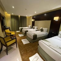 عمرة النصف الأخير • فندق منى كونكورد • مقاعد أخيرة