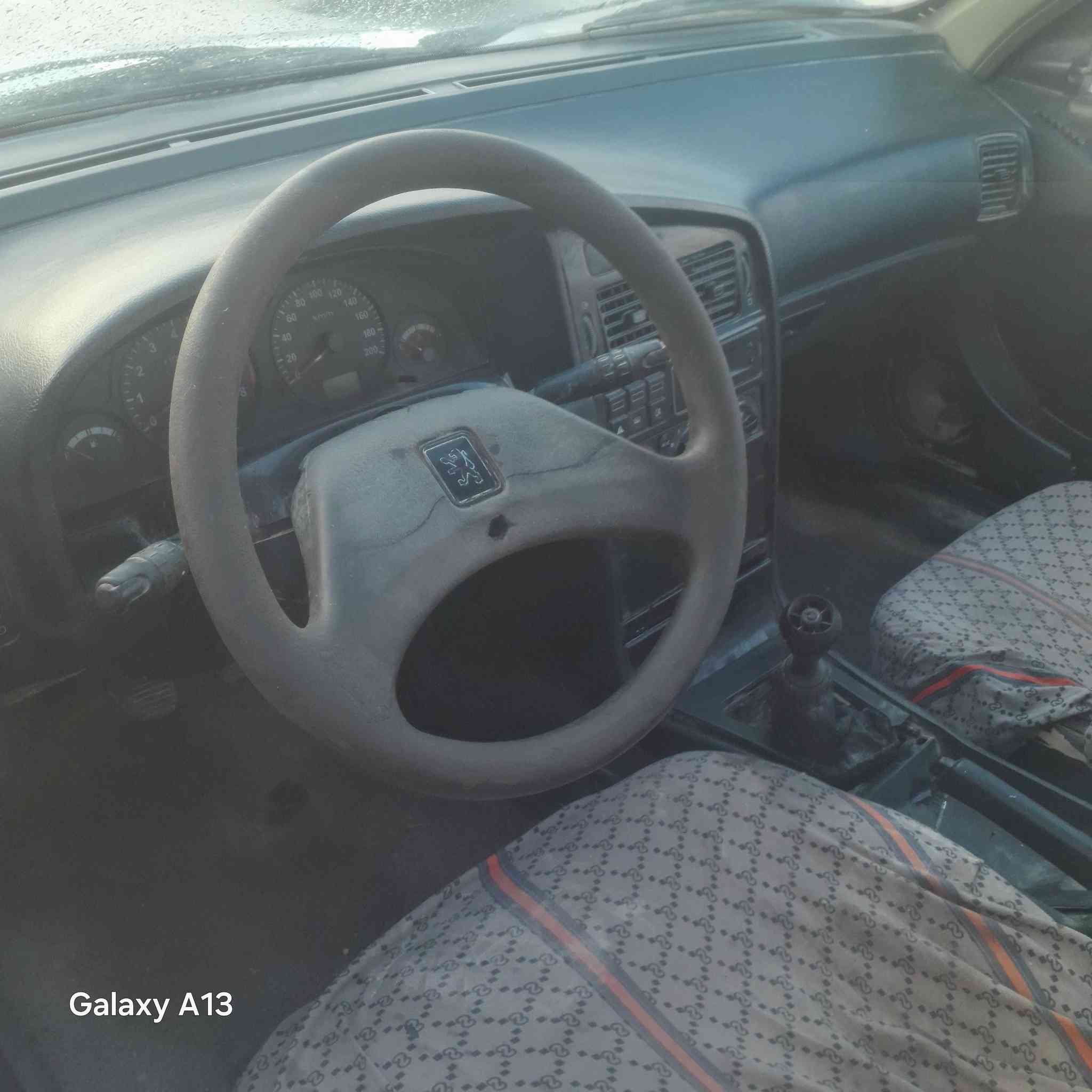 بيجو روى رقم نجف راعيه موجود كير ومحرك واكسن جدد دواخله نظيفه شواصيه معمره حداديه نص عمر سياره لاضربه ولا تبديل بس خياسات ببه وبنيده طاير نفسه مامبدل بور جديد مشط جديد كهربائياته شغاله تايراته نص عمر سياره مال بيت خير من الله بس عوزه ترتيبات شويه ١٨ وبيه مجال *********** واتساب مازنجر موجود
