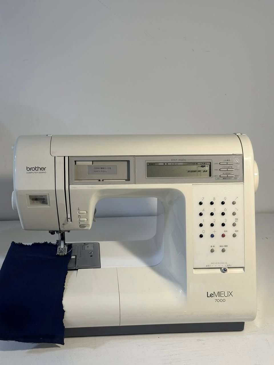 مكينة منزلية برذر باله حديث ام الجنطة
خياطة وتطريز
يجي وياها بايات وماكوكات مالتها وبيت دكمه ومحوله كهربائية
غراضها بلادي 
صناعه يابانيه
سعرها ١٠٠ قففففل وتوصيل ٥
مجرد تراسلونه ندزلكم الفديو مالتها وهيه تشتغل 
يوجد توصيل لكافة محافضات العراق 
للحجز واتساب *********** 
او تدخلون ع الخاص
