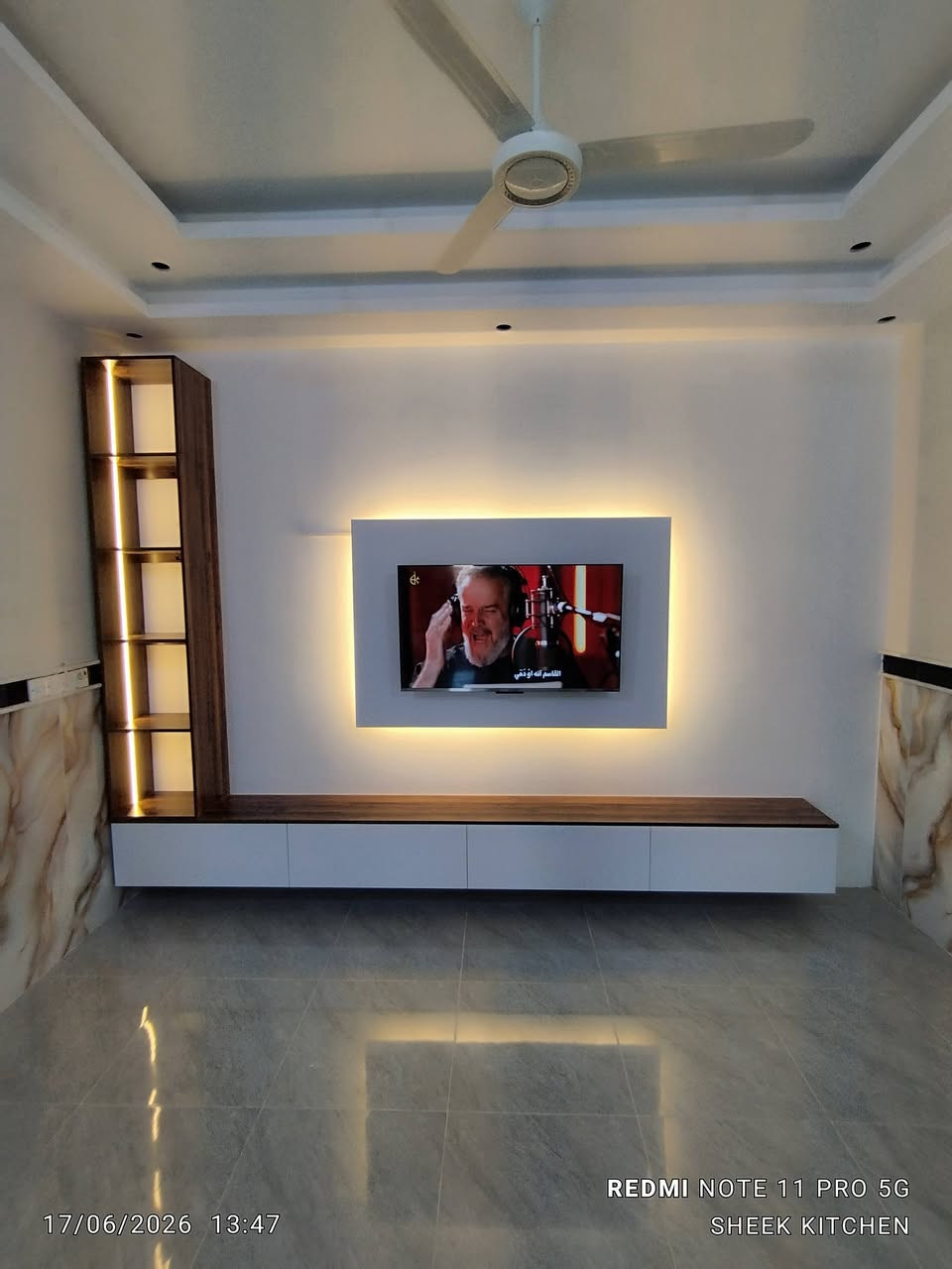 مساء الخير.....

نقدم لكم 
TV UNIT حسب طلب الزبون❤️

تصميم عريق  ورونق فاتن

صنعت بأجود انواع خشب الmdf 
ضهر الفاترينة  mdf 18 ملم
إنارة لد بروفايل 24 فولت 
نرمايد هيدروليك 
للاستفسار الاتصال:
***********

العنوان 
بغداد مجمع بسماية السكني الاستدارة الثانية مجاور مجمع حيدر الكهربائي للمواد الإنشائية
