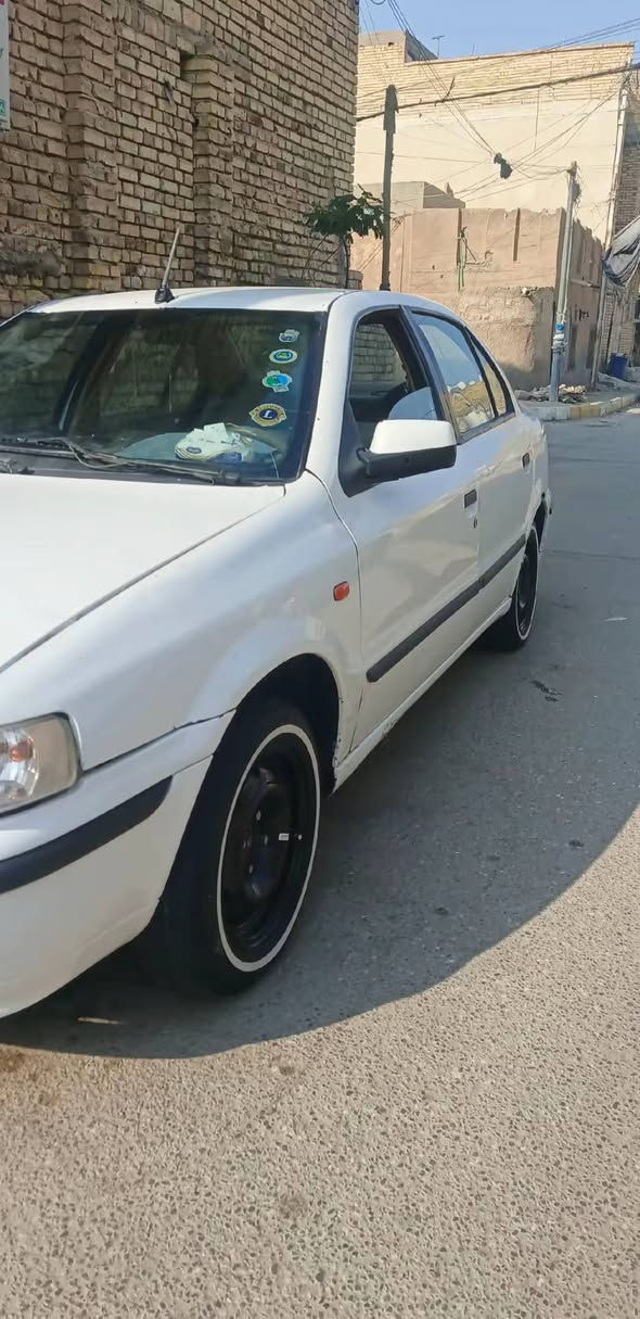 سلام عليكم سمند للبيع سياره حلوه ونضيفه بس بيه شويه خياسات هلال ودوسه مكاني ناصريه مركز سعر32وبيه مجال ***********
