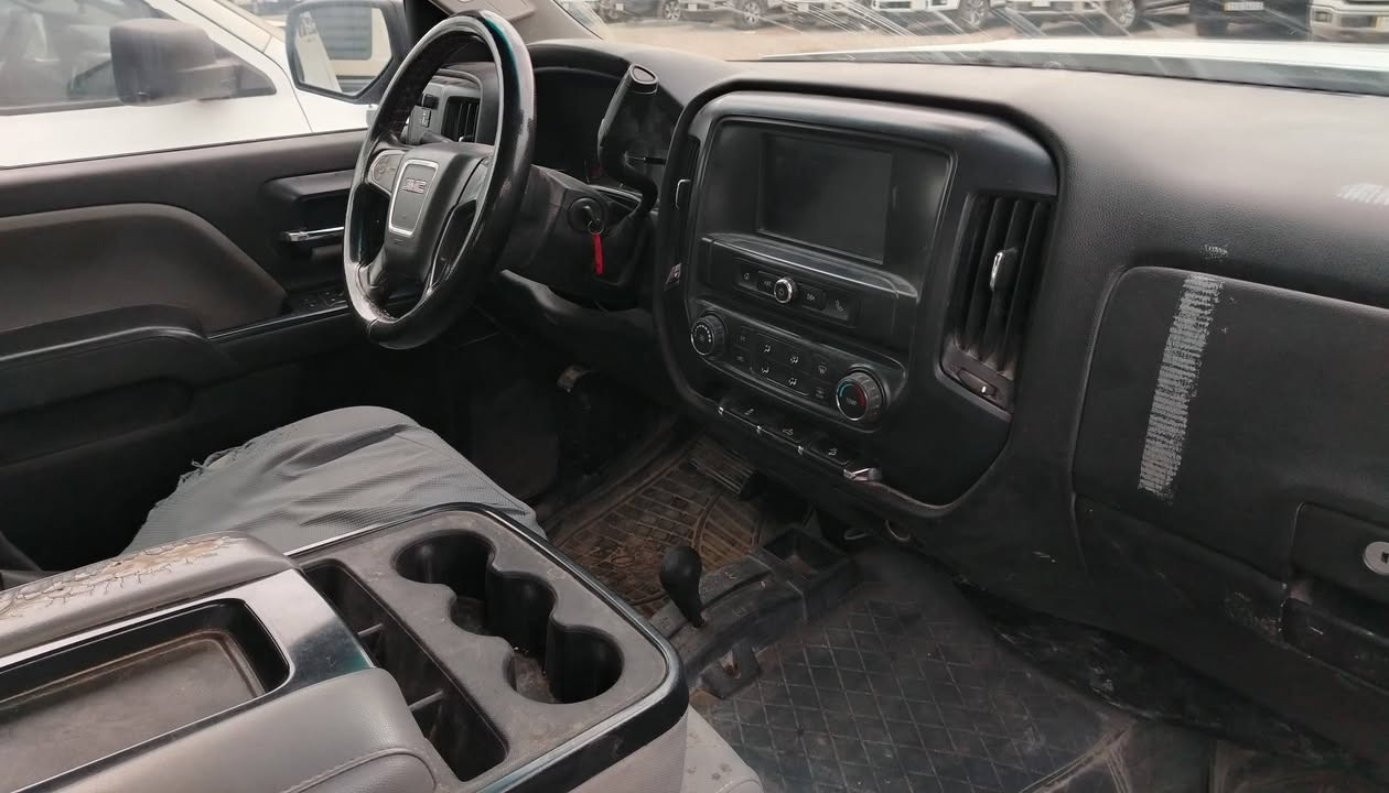 جمسي سييرا فحل 8 براغي جديدة جدأ
2500 2018 فحل 
8 سلندر 
خليجي مكفولة كفالة عامة ماشية 42الف كيلو شرط الفحص 
فور ويل رقم اربيل دولي
السعر 220$ ورقة وبيها مجال لشراي السيارة جاهزة من كل النواحي  مكان السياره بغداد
رقم اربيل شرط التحويل 

‭***********
