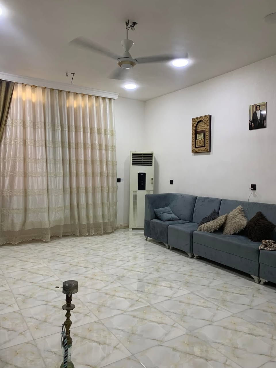 دار البيع  طابقين فول المكان الكماليه المعوقين كاع اخت ابو رشاد سند ٢٥ إقرار محكمه سند ابو الصورة المساحة ٢٠٠ م يحتوي الطابق الاول غرفتين نوم ٥*٥ صالة كبيرة ٧* ٤ ونص مطبخ بارد ٤* ٥ مطبخ حار طول ٧ عرض متر ونص + منور متر ونص + استقبال كبير ٧* ٥ + كراج ٤٥ متر 
_
الطابق الثاني يحتوي ع ٤ غرف نوم ٢ سويت حمام داخلي و٢ عادي وصالة كبيره وبيتونه وسطح كبير للاستفسار ع رقم ***********   يوجد واتساب ع رقم موبايل
