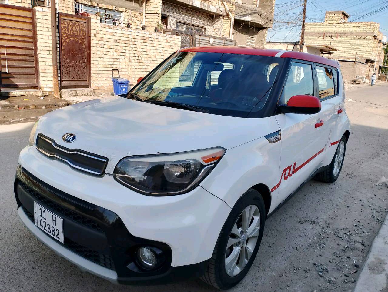 صول موديل  امريكي ١٦ 
محرك ٢٠٠٠ ما مفتوح 
الحادث مرفق بالصور 
ملاحظه التكمه بين البابين سليمه 
سيارة جاهزه من كلشي ماشيه ٨٢ الف حقيقي 