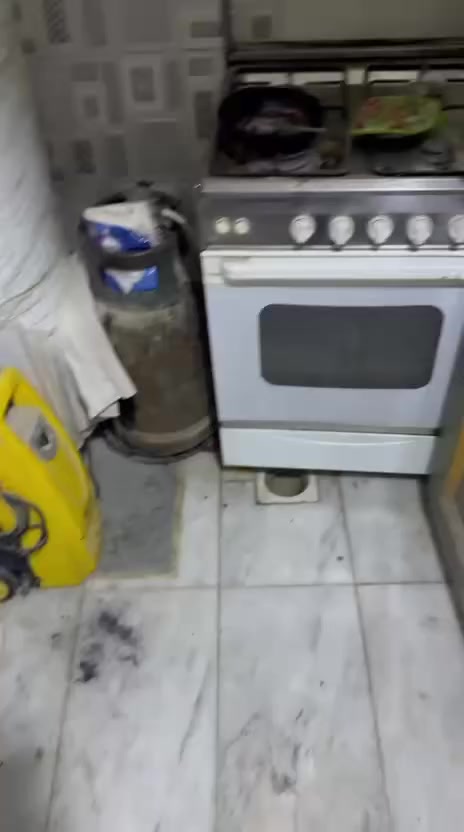 بيت للبيع زراعي صرف سند ٢٥ موقع البيت حي البساتين شارع الظباط محلة 348 خلف شقق عبد العزيز الحكيم البيت حاليا مؤجر بأمكانك تأجرة او تسكن بي البيت نضيف جدا بناء 2023  منطقة كلش نظيفة + الفرع مبلط كهرباء  مي كلشي متوفر ***********
