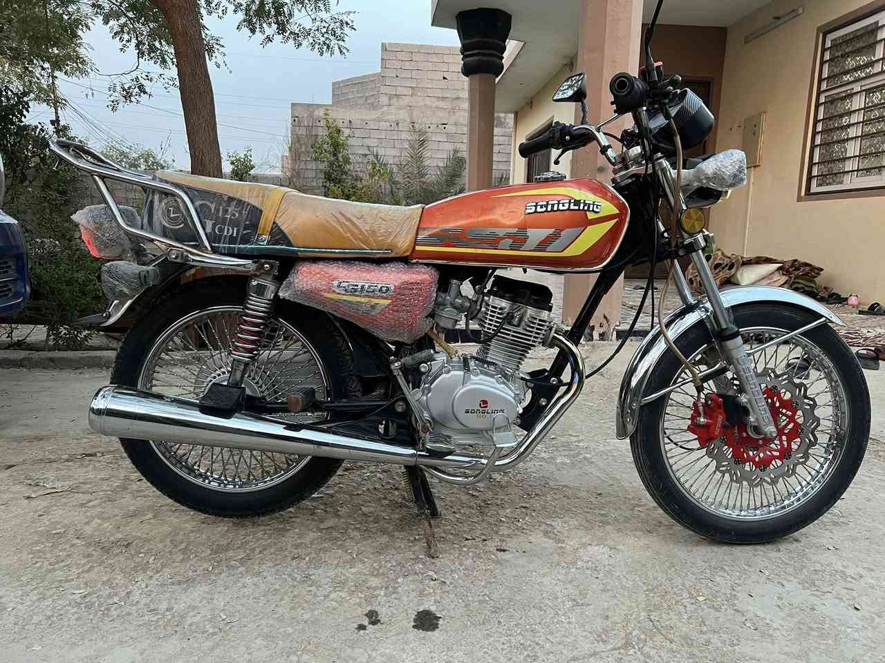 السلام عليكم شباب ددون مقدمات تايگر ٢٤اخت الزيرو اول تبديلت دهن ماشي 2000دراجه جديده ومكفوله كفاله عامه شاشه لمس تعرض فيديو سعره خاص سعر مناسب لستفسار اكثر عل رقم *********** مكاني ديالى بعقوده الصناعه الثالثه وكل الهله بيكم ✌🏻🙂‍↕️
