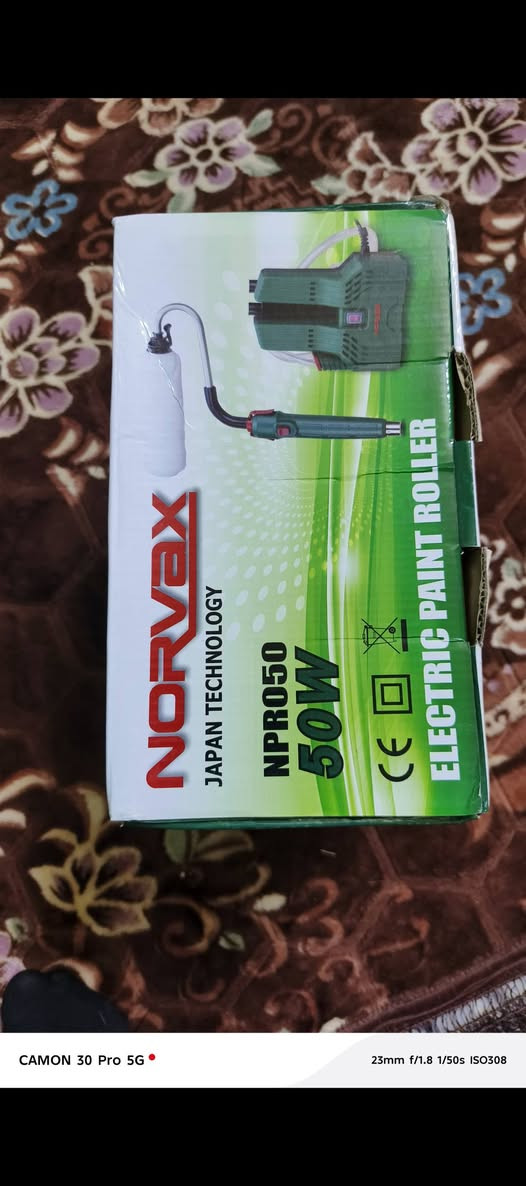 رولة صبغ كهربائية ٤قطع  جديد ب٤٠ الف مع توصيل
الموصفات والقدرات 
القدرة الكهربائية: تعمل بمحرك قوته 50 واط.
الجهد والتردد: تعمل بجهد 230 فولت وتردد 50 هرتز.
معدل التدفق: تصل سرعة تدفق طلاء الجدران إلى 650 مل/دقيقة، بينما يصل تدفق الماء إلى 750 مل/دقيقة.
آلية العمل: يحتوي الجهاز على ماطور مخصص لسحب الصبغ مباشرة من الوعاء ودفعه عبر خراطيم (صوندات) وصولاً إلى الفرشة (الرولة).


**إذا كنت صاحب هذا الإعلان وتريد حذفه لأي سبب، رجاءا أرسل رسالة إلى الدعم الفني**