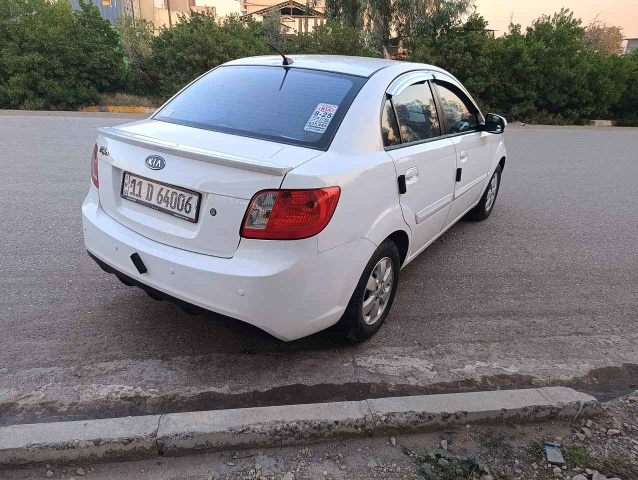 كيا ريو 2011
محرك 14 
رقم بغداد 
مبيها ضرر كلين 
مشروع وطني 
السعر اتصل علي الرقم 
***********
مكان الموصل
