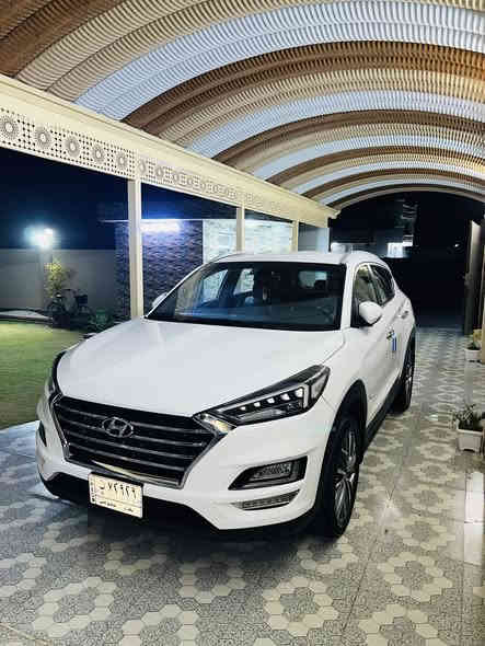 توسان 2020 خليجي
ماشيه 76 رقم بغداد 
اللون مميز بالتوسان ( ابيض صدفي )
السيارة فول عدا الفتحه  
لايت 5 عدسات 
سايد بريك بل رجل 
بصمه تشغيل 
بصمه بالابواب الاماميه..
نظام ترحيب بالسياره عن قرب..
ويل كب الكبير 
محرك 2000
تبريد قطعتين...
شاشة
ثلاث انظمه قياده
يدات نيكل 
كشنات كهرباء
لدات بل مري ترحيب
 لدات أماميه لايت عدسات
بك لايت لد 
داش كام 
مري شفط
اشاير بالمري
حساس خلفي 

السعر ( 21500 ) وبيه مجال 

رقم الهاتف ***********‬‏
العنوان الرمادي ( حصيبة الشرقية )
