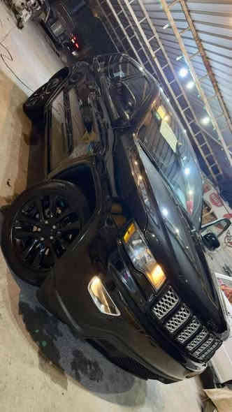 السلام عليكم
جيب 18 بلاك توب 
6 سلندر  فول مواصفات ماعدا الفتحه 
السياره كاسره بستم 🔴
170 مكان بغداد البياع 
***********
