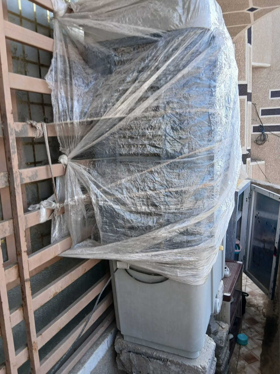 سلام عليكم عندي  كونفيره البيع مستعمله سنه  سعره 250
‎***********
