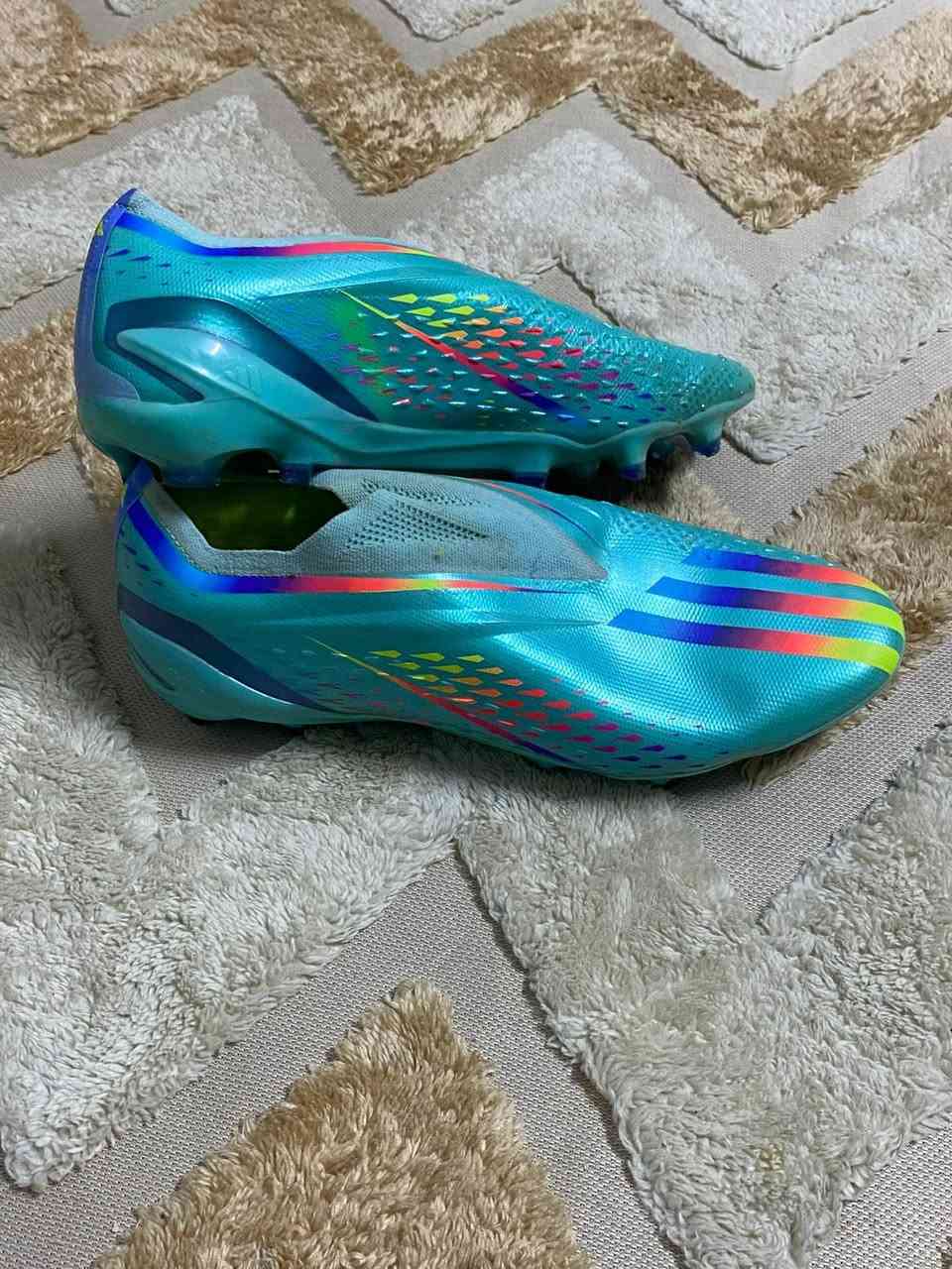 سلام عليكم للبيع احذيه اصليه باله
السعر الواحد 25 
توصيل متوفر 🚚


**إذا كنت صاحب هذا الإعلان وتريد حذفه لأي سبب، رجاءا أرسل رسالة إلى الدعم الفني**