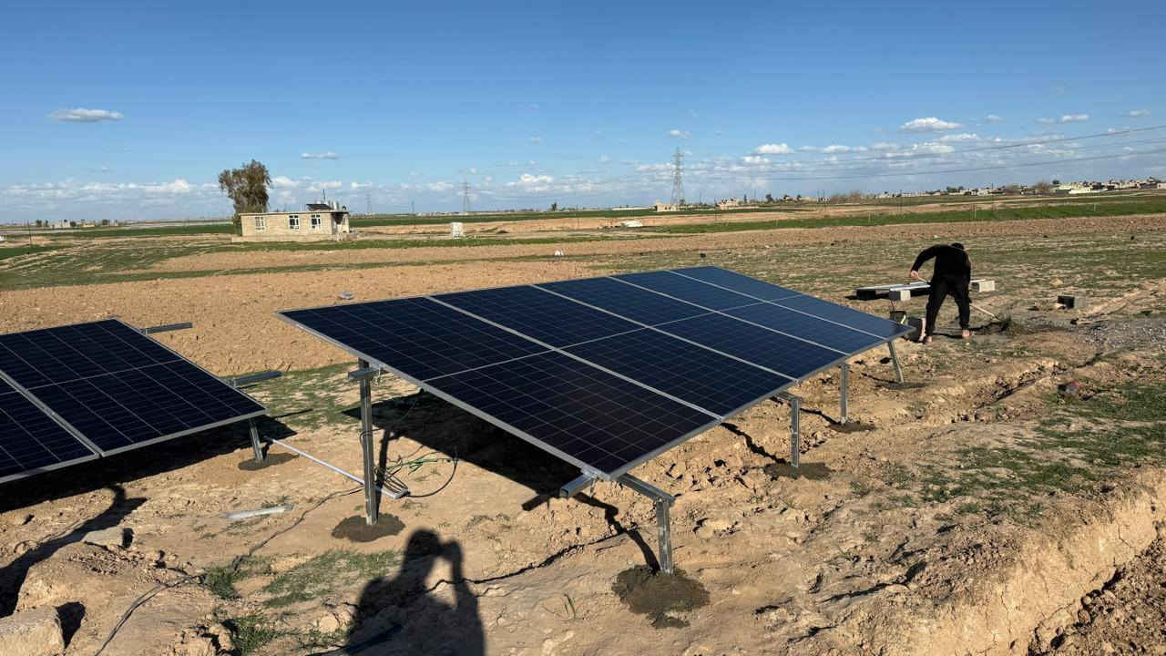 تم بحمد لله تجهيز و تنفيذ منظومة زراعي
للاخ حسين الأحمد الداود 
مكونات المنظومة 7 الواح فلاديليفيا 600 واط ضمان 15 سنة 
و انفيرتر 7.5 كيلو باور زون ضمان سنة 
غطاس 2 حصان و على عمق 40 متر 
مكتب اكرم المحسن للطاقة الشمسية 
مستعدون لتجهيز و تنفيذ المنظومات الزراعية و المنزلية 
للحجز و الاستفسار زوروا مكتبنا العباسي الشارع العام مدخل الشلالة محلات ضرغام الصكر 
***********
***********
