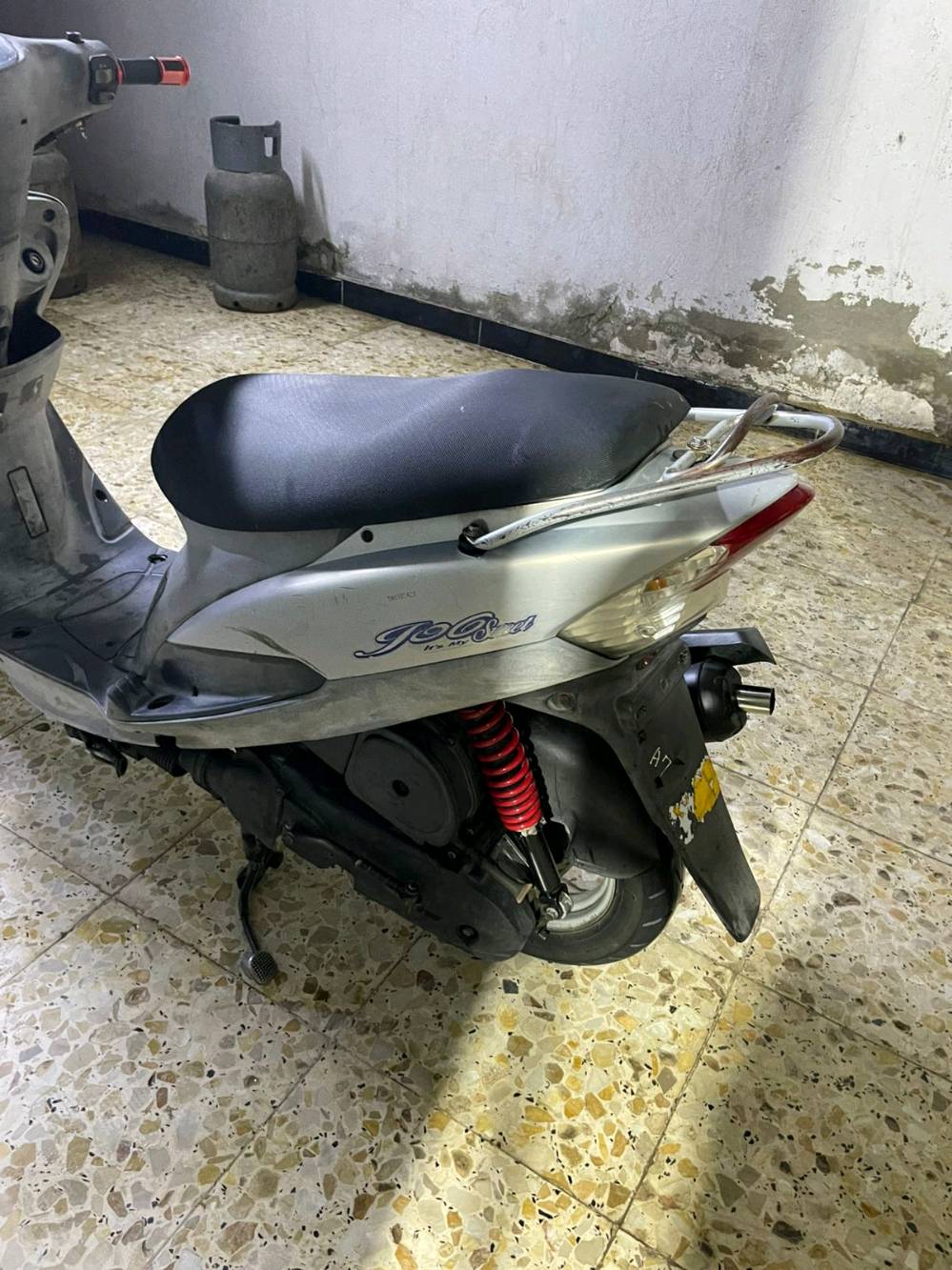 دراجه ماكس منغولي ما مفتوح بيها برغي نضيفه مثل ما موضح بلصور