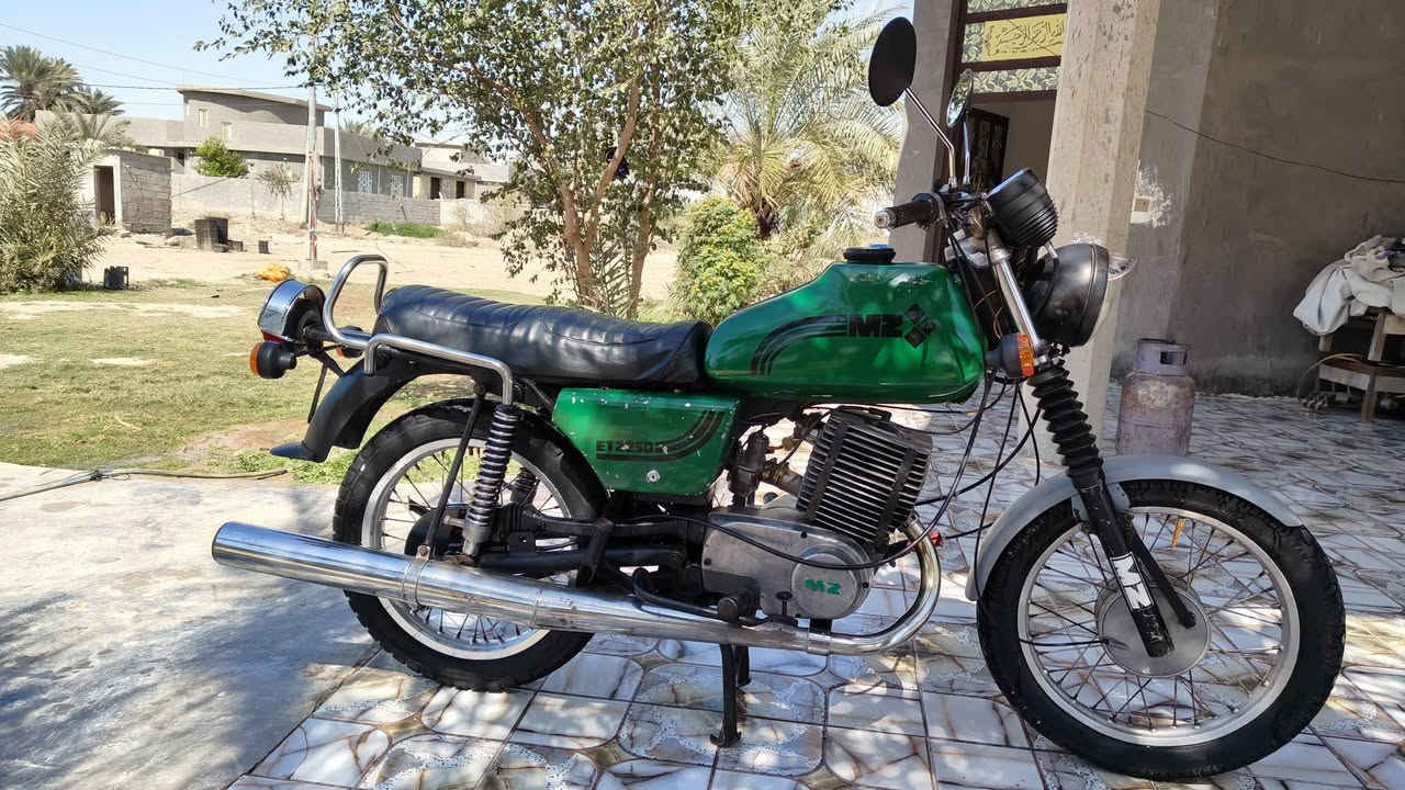 السلام عليكم دراجة للبيع MZ/82 كصه ثانيه كهربائيات كله شغال داينمو مامحوره دراجة مرقمه تحويل ثاني يوم السعر خاص ***********
