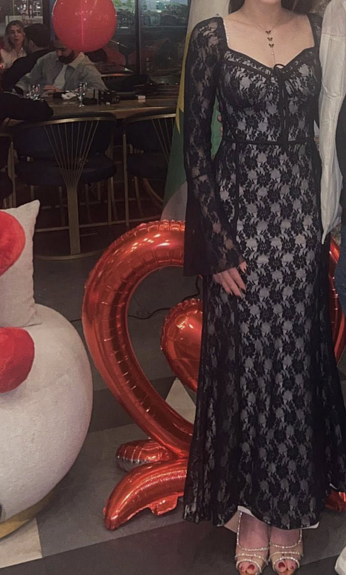 مرحبا بنوتات
عندي هذوله الفستانين للبيع القياس من سمول للميديم يلبسون 
ملبوسين مره واحده فقط نضيفات كلش 
النيلي ماخذته ب٤٥ الف اريده ب٣٠ الف 
والبيجي والاسود فكتوري يجننن اريده ب٣٠ الف همين 
ولشرايه اتساهل وياها 
🤍🤍


**إذا كنت صاحب هذا الإعلان وتريد حذفه لأي سبب، رجاءا أرسل رسالة إلى الدعم الفني**